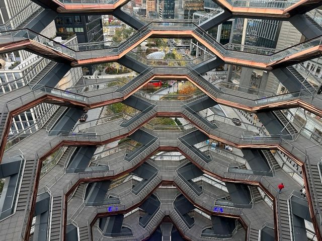 📍Vessel at Hudson Yards, NYC 🐝 ✨