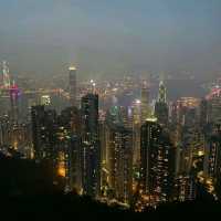 乘六代山頂纜車 賞百萬維港夜景