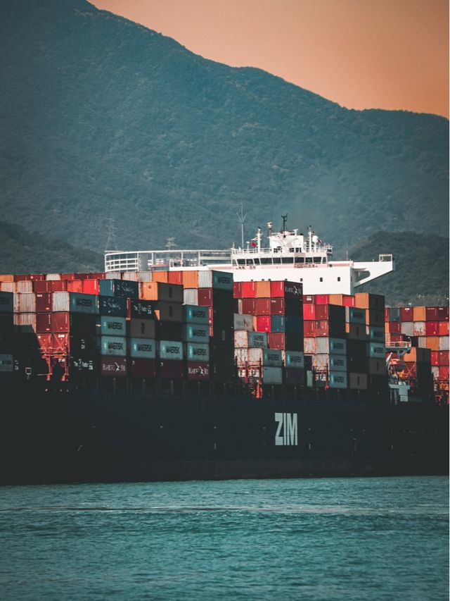 Worlds BUSIEST container port in Hong Kong