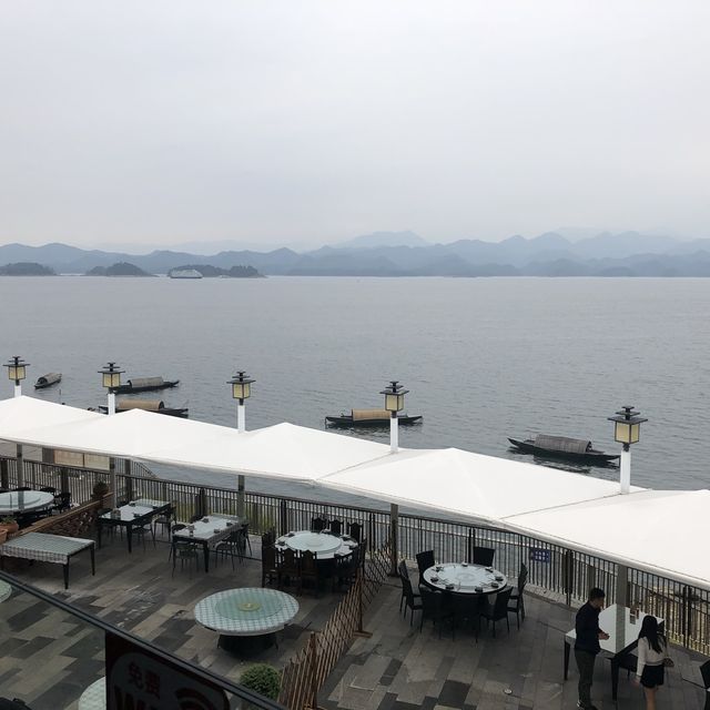 Thousand Island Lake