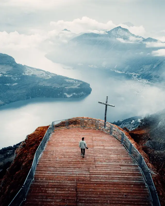 "Spectacular Terrace Views of Lake Lucerne and Swiss Mountain Peaks"