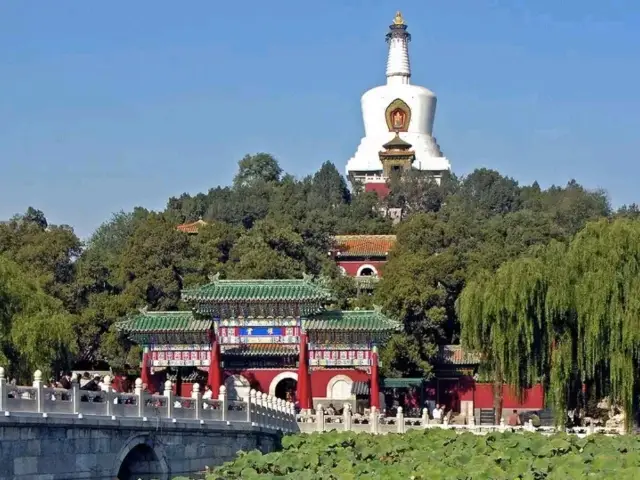 Serenity and Tranquility at Beihai Park 🇨🇳