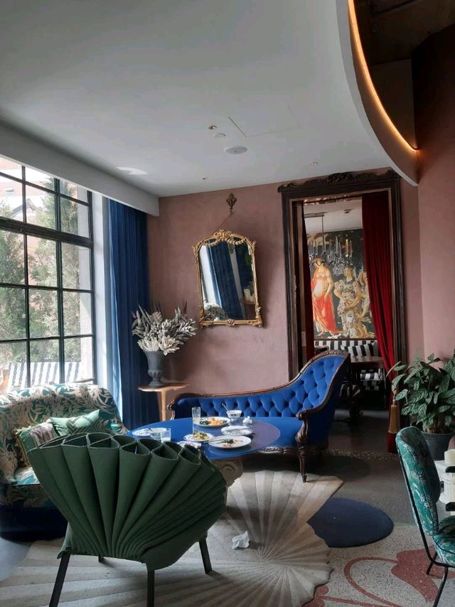 Coffee in the Living Room 