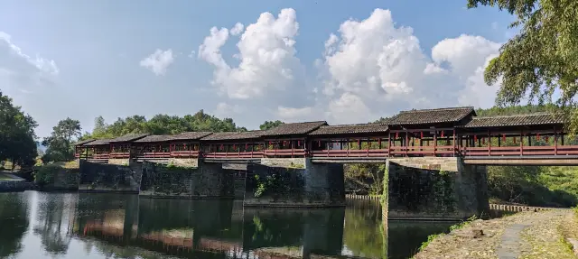 The 'Rainbow Bridge' in Qinghua Town, Wuyuan is not a legend