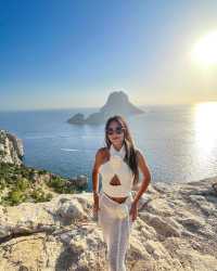 Experience the Best of Ibiza's Vibrant Scene! 💃🌅