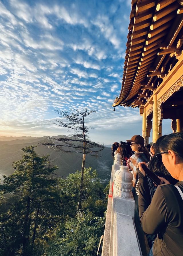 雲霧繚繞｜天水白音山