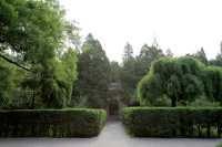 一座風景秀麗、幽靜的庭院式墓園