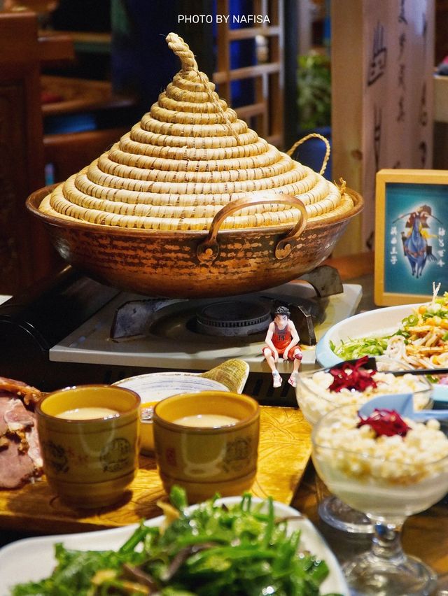 Adorned with Stars and Moon · Naxi in Dreams, the unforgettable Yunnan cuisine that lingers in one's mind. Adorned with Stars and Moon · Naxi in Dreams, the unforgettable Yunnan cuisine that lingers in one's mind.