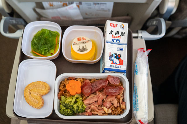第一次坐上了國產大飛機C919