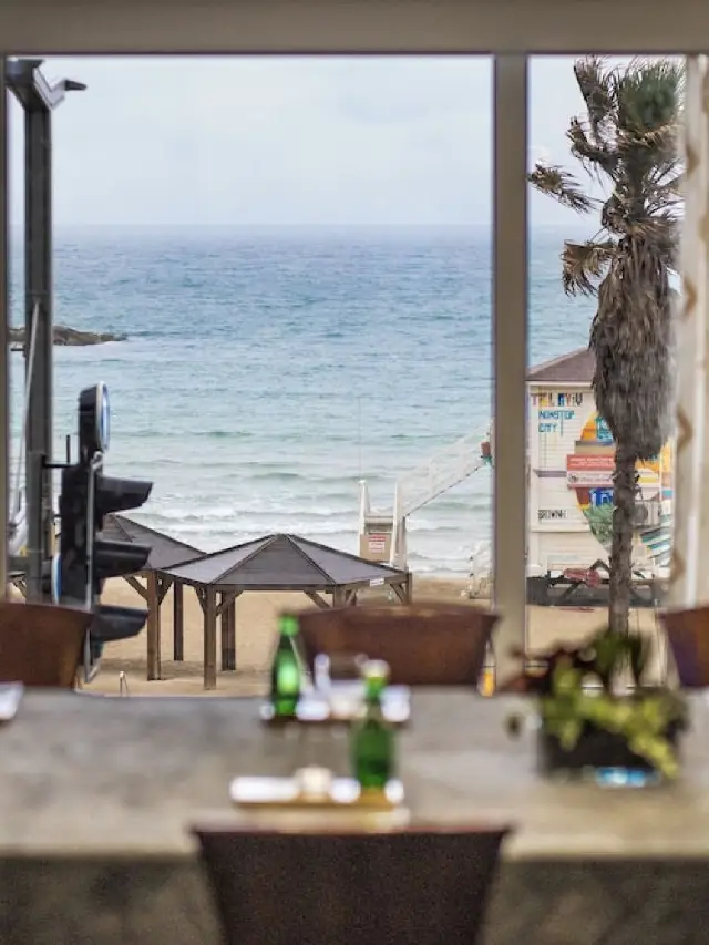 🌟 Tel Aviv's Top Stays: Cozy Corners & Breakfast Delights 🌊