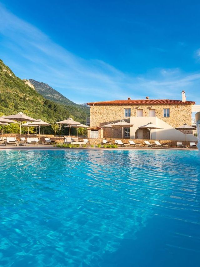 🏛️ Sparta's Luxe Retreat: Kyniska Palace Highlights 🌟