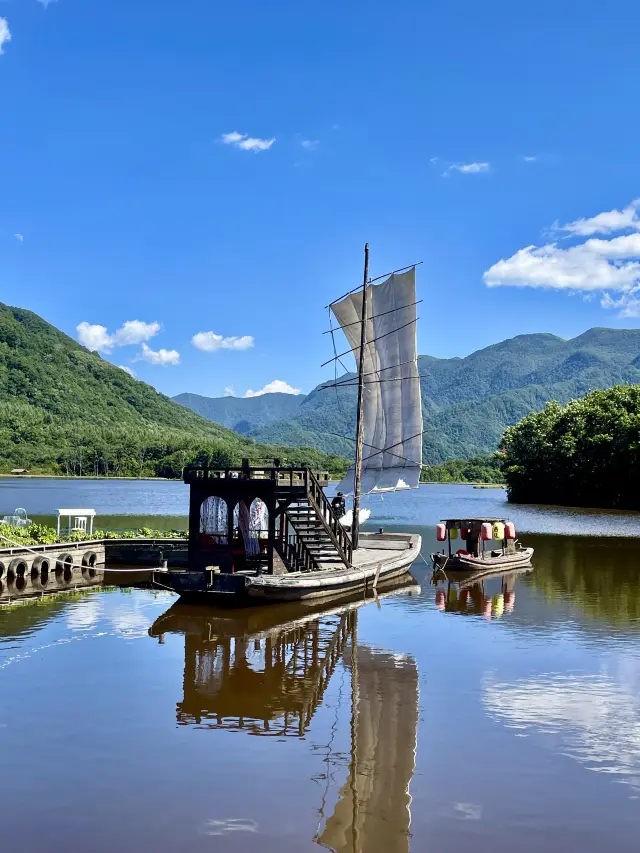 Dajiu Lake (Shennongjia Forest District)