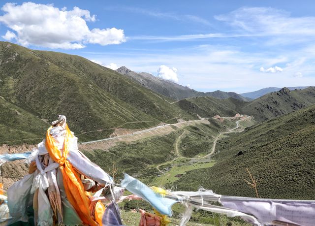 翻越祁連，路過達坂山峰