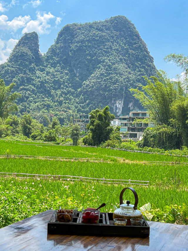 陽朔遇龍河畔的惬意住宿，盡享自然美景。