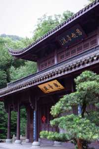 杭州虎跑泉。