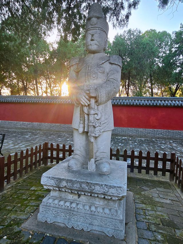 洹水河畔總統墓：袁林。