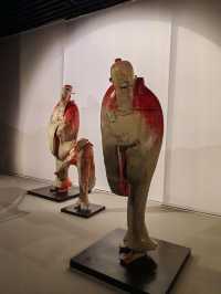 觀李象群雕塑展，欣賞栩栩如生的雕刻藝術