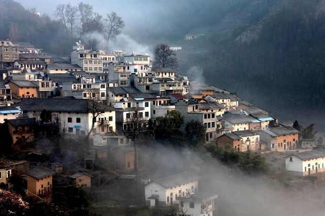 風景如畫的黃山木梨石共村