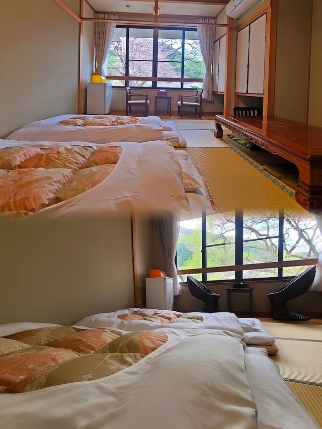 躲進日本山林，赴一場溫泉之約