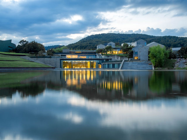 ✨南京四方傲途格藝術秘境｜住進山水間的建築博物館✨  