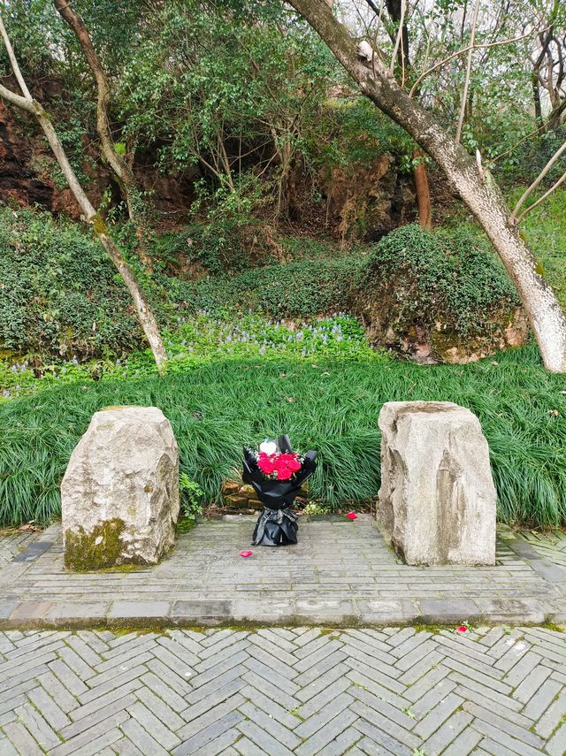 二山並峙之東山