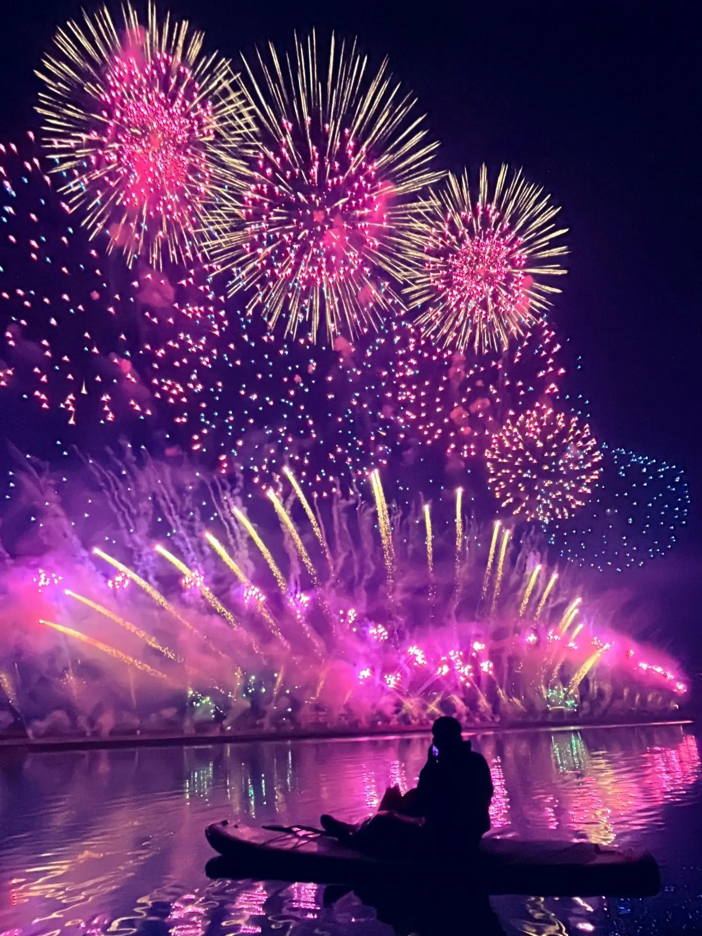 My heroes, take me on a colorful cloud to see the fireworks in Liuyang!!