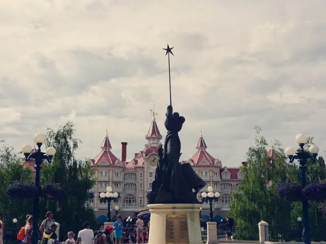 디즈니랜드 중 제일 예쁜 성 있는 곳🇫🇷