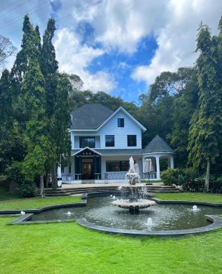 This Xiamen Hotel, Proximity to a Fairytale Land