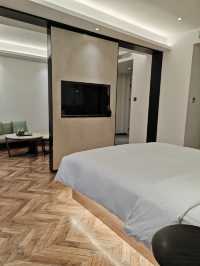 住進呢間隱藏喺翠湖邊嘅設計感酒店——Ananas安舍