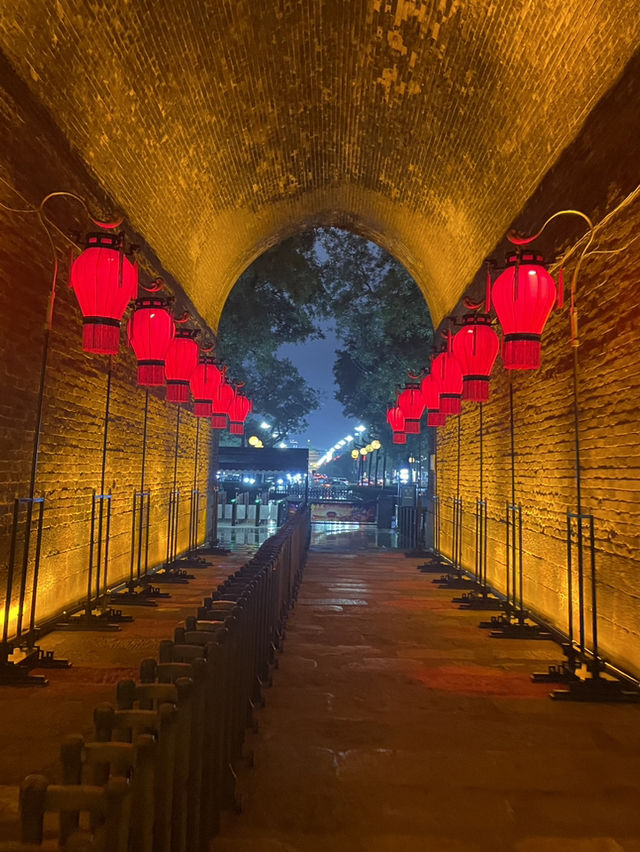 Xi'an Weekend: City Walls, Temples, and Ancient Vibes 🏯✨