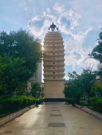 昆明東西寺塔遊玩記:穿越千年,邂逅古韻與浪漫