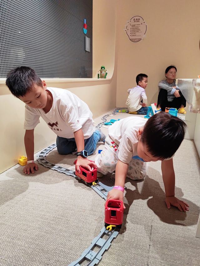 娃在國風樂園玩到閉館！邊玩邊攢奈幣攻略