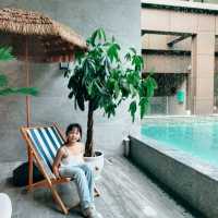 At Yangshuo Lijiang Resort, package the landscape and trendy vacation vibes with one click.