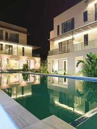 碼住在廬山西海碰上了chao牛的出片民宿～