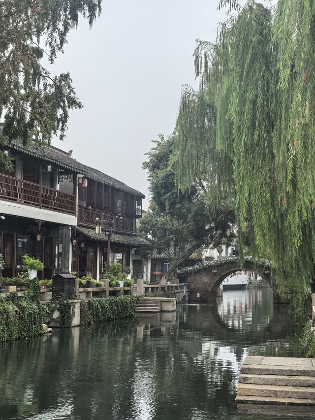 總要去趟周莊古鎮吧，看看課本裡的江南