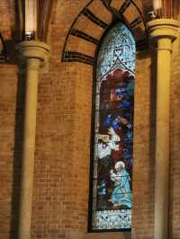 深秋限定在上海百年紅教堂遇見金色浪漫