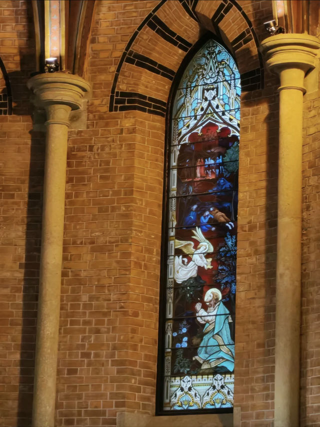 深秋限定在上海百年紅教堂遇見金色浪漫