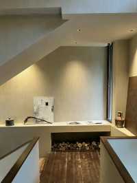 四姑娘山封神民宿!推窗直面雪山,私湯星空