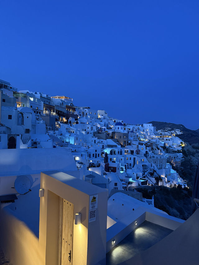 聖托里尼|把愛琴海的藍白浪漫焊進鏡頭裡好好看 聖托里尼|把愛琴海的藍白浪漫焊進鏡頭裡好好看