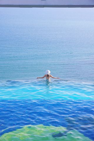 Hidden Moonlight on the Sea in Tufu Bay｜Healed by This Beautiful Seaside Stay