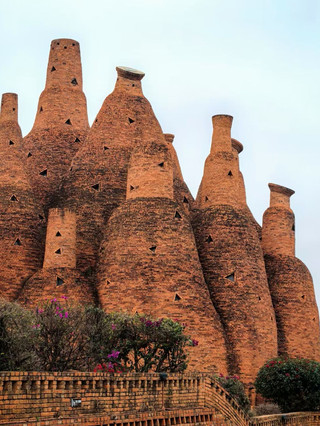 No need to travel abroad! Yunnan hides a magical red brick castle