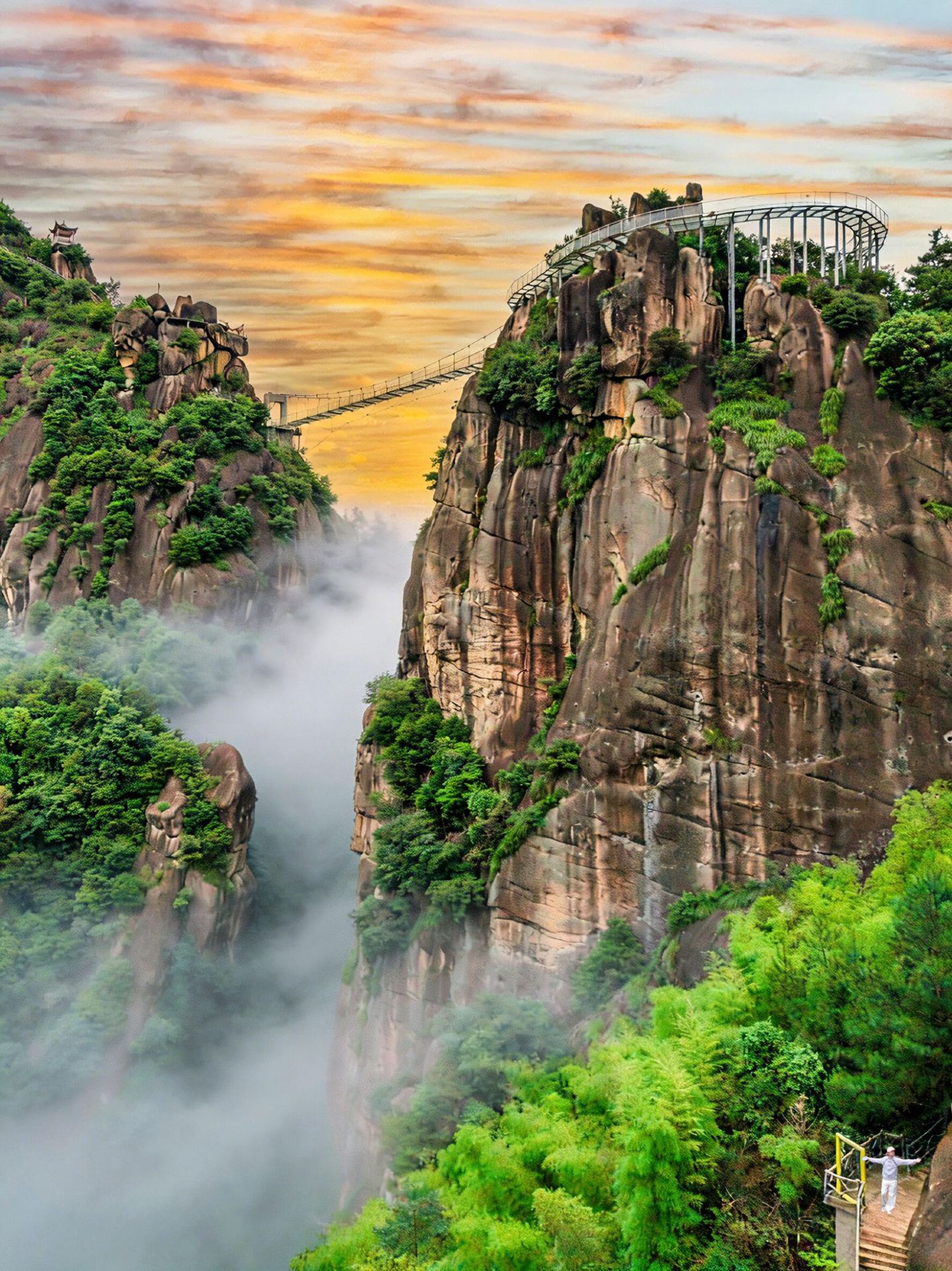 A hidden gem in Jiangnan, Lishui's treasure canyon can no longer be kept a secret. It's truly...