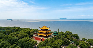 Mengunjungi Menara Yueyang yang Ikonik.