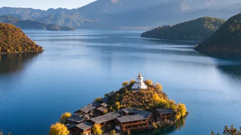 Autumn at Lugu Lake is the pinnacle of Yunnan! A truly healing experience (detailed 3-day, 2-night itinerary). Just got back from Lugu Lake; I went at the end of September to avoid the peak season. It wasn't summer. — traveler post in Ninglang