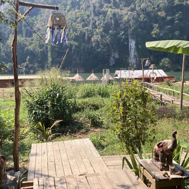ノーンキャウ最高の水上レストラン　Ou River House