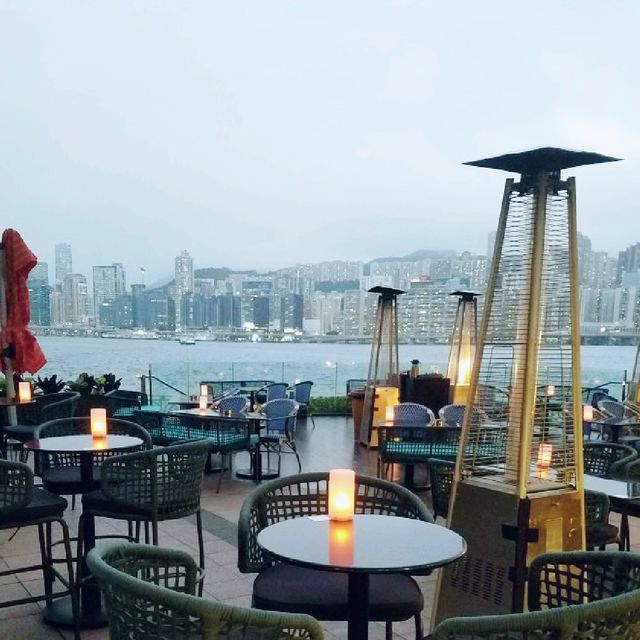 九龍海逸君綽酒店 ，大堂超級富麗堂皇！