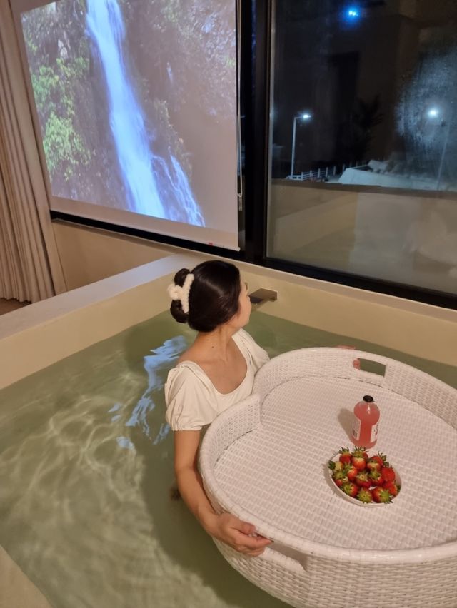 부산 청사포 다릿돌 전망대와 오션뷰를 즐길 수 있는 초신상 감성숙소