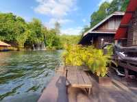 กริต ราฟท์ เฮาส์ แพเมืองกาญจนบุรี