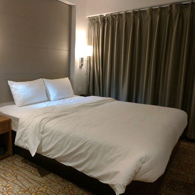 面對港澳碼頭的一梯兩伙懷舊酒店