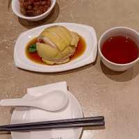 享受樂天皇朝 , 令人快樂的美食！
